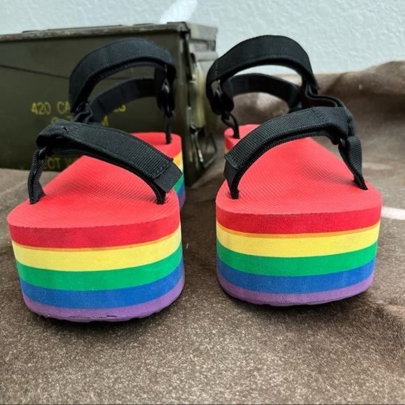 TEVA Universal Pride Flatform Platform Sandal LGBTQ Tegan Sarah Foundation - Picture 5 of 10